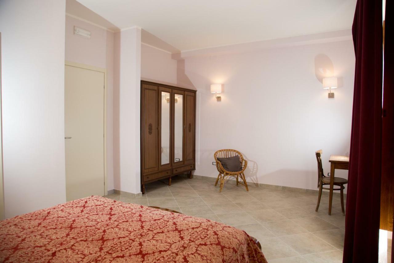 Bed and Breakfast Il Moro Bianco Teano Exterior foto